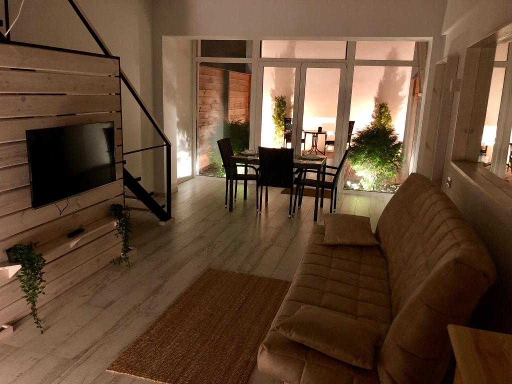 Отель New 2-level luxury apartments with terrace in the - фото №12