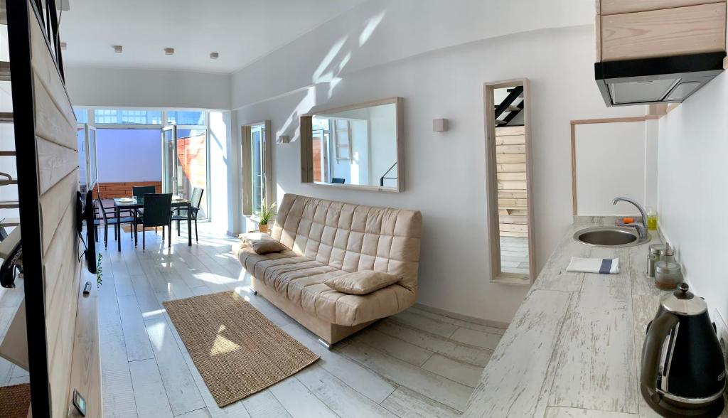 Отель New 2-level luxury apartments with terrace in the - фото №10