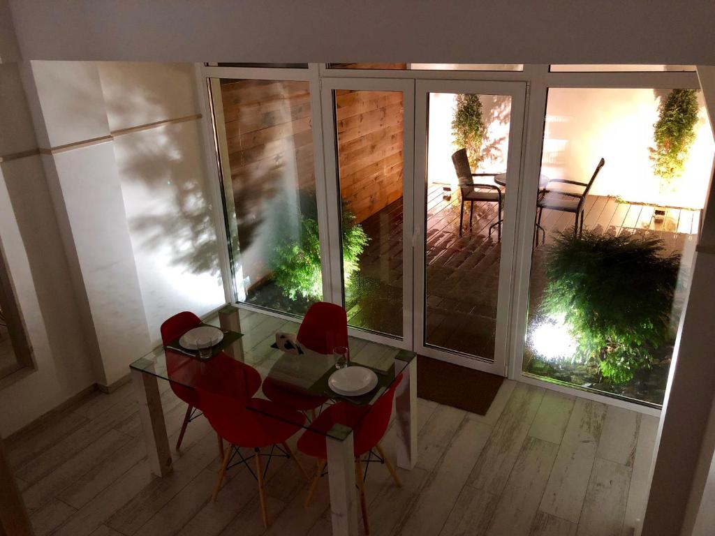 Отель New 2-level luxury apartments with terrace in the - фото №5