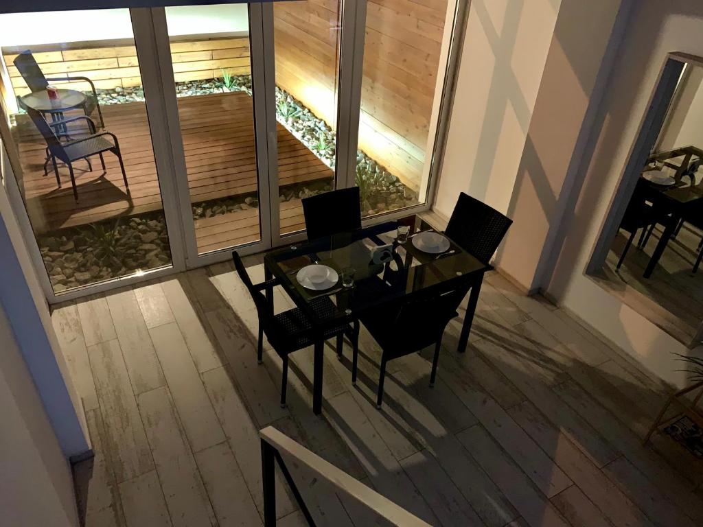Отель New 2-level luxury apartments with terrace in the - фото №18