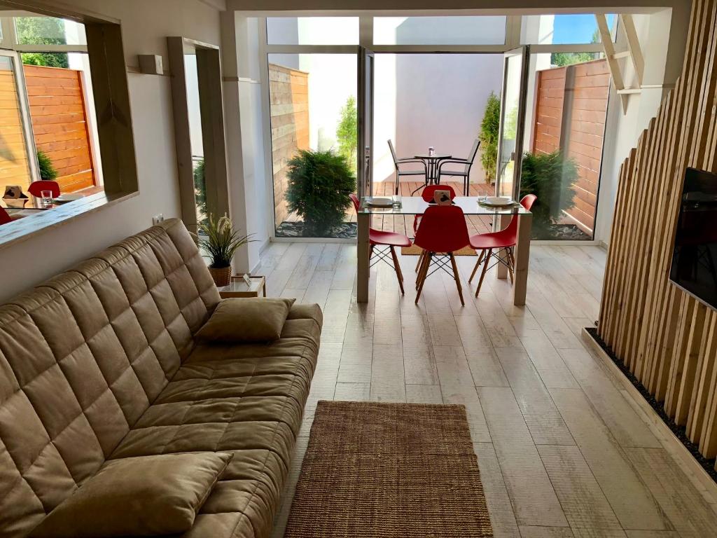 Отель New 2-level luxury apartments with terrace in the - фото №13