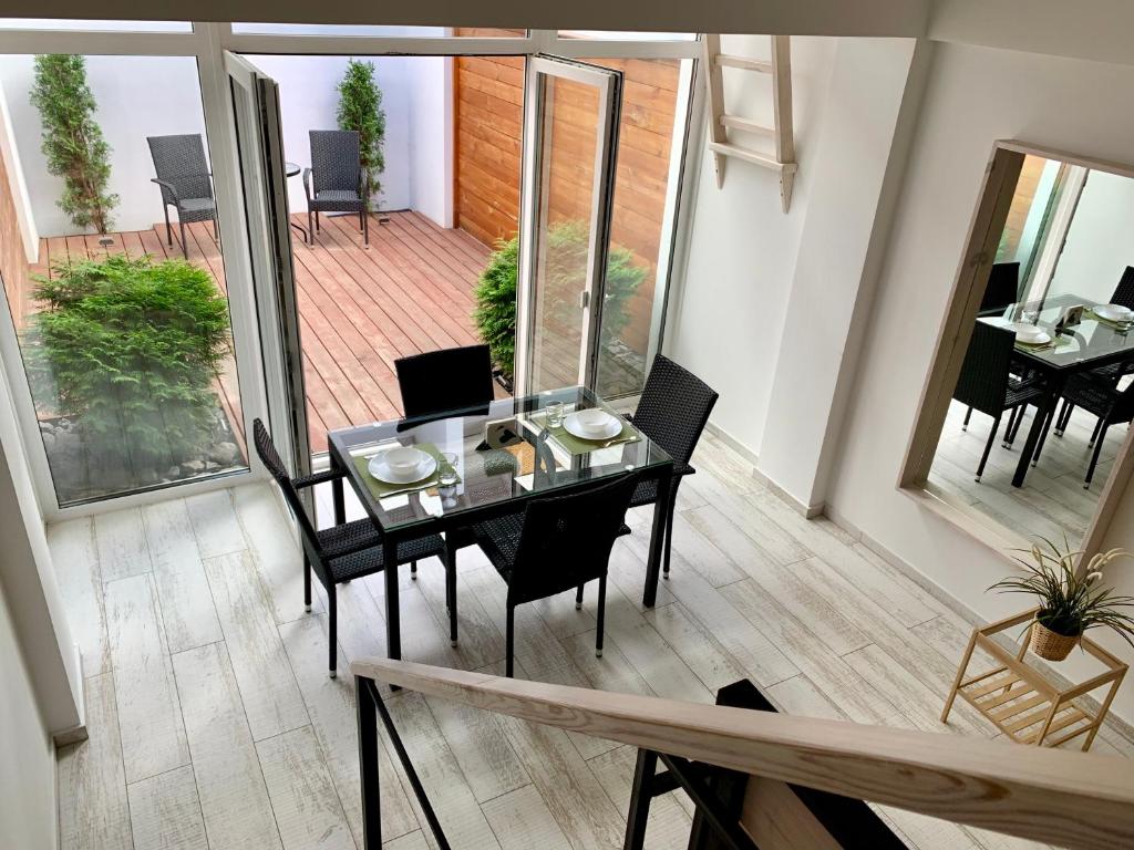 Отель New 2-level luxury apartments with terrace in the - фото №9