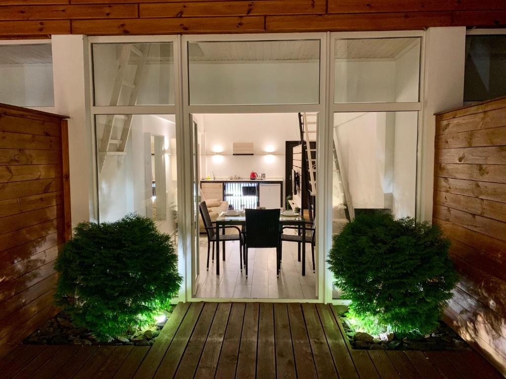 Отель New 2-level luxury apartments with terrace in the - фото №17