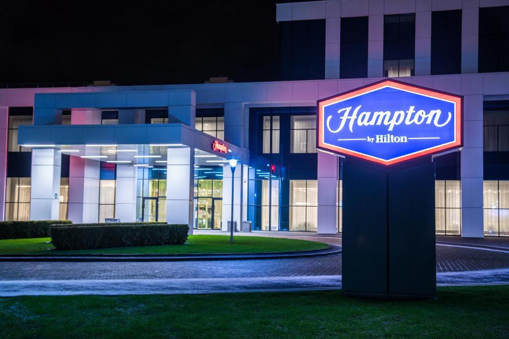 Отель Hampton by Hilton Brest - фото №14